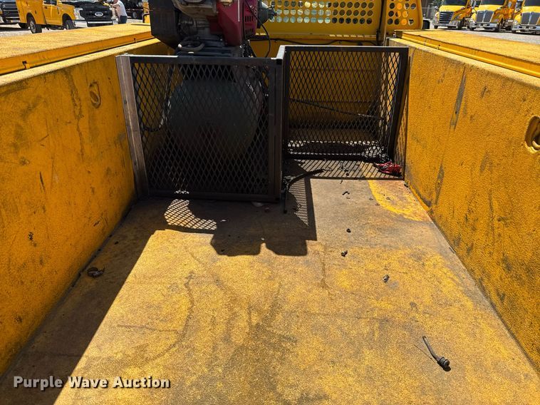 image for item EJ4518 2017 Chevrolet Silverado 3500HD utility bed pickup truck