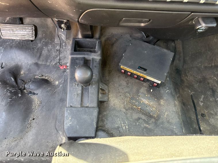 image for item EJ4518 2017 Chevrolet Silverado 3500HD utility bed pickup truck