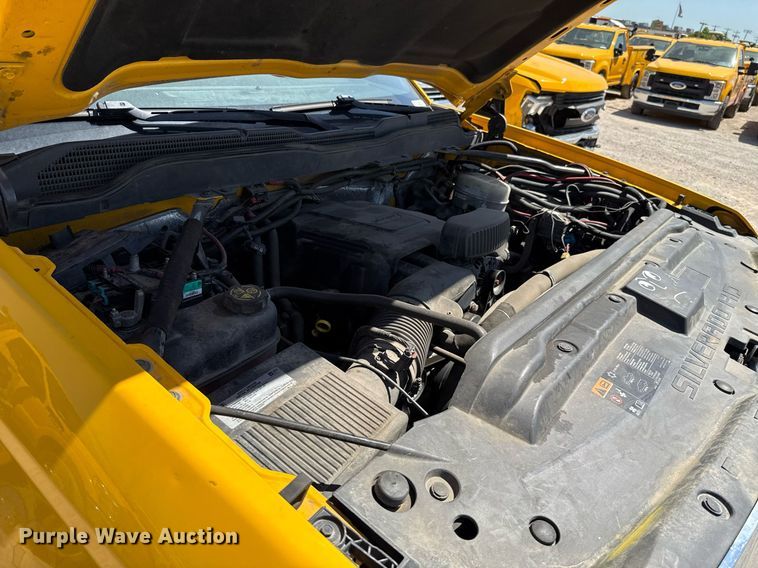 image for item EJ4518 2017 Chevrolet Silverado 3500HD utility bed pickup truck