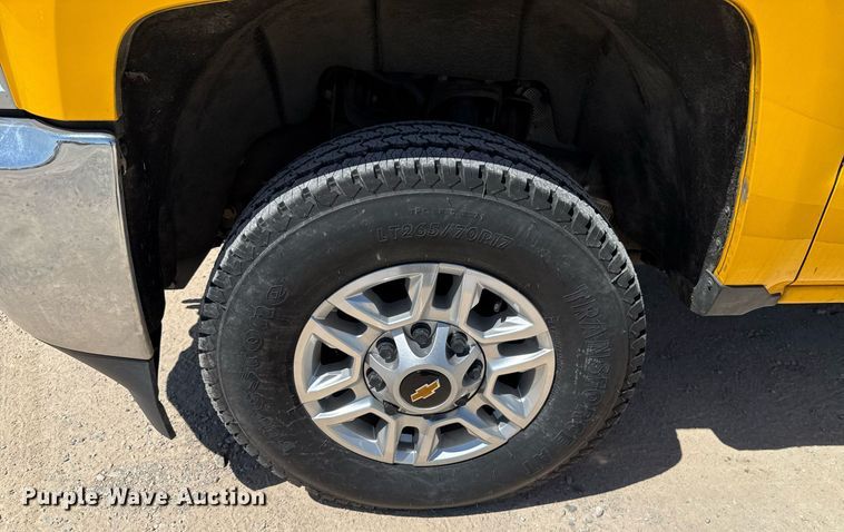 image for item EJ4518 2017 Chevrolet Silverado 3500HD utility bed pickup truck