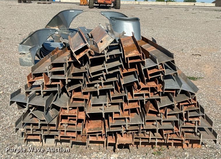 image for item EJ8791 Approximately 65 guard rail posts