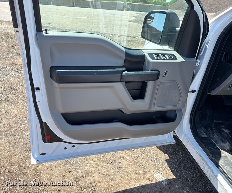 image for item EJ8806 2018 Ford F150 XL SuperCab pickup truck