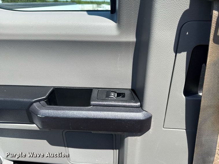 image for item EJ8806 2018 Ford F150 XL SuperCab pickup truck