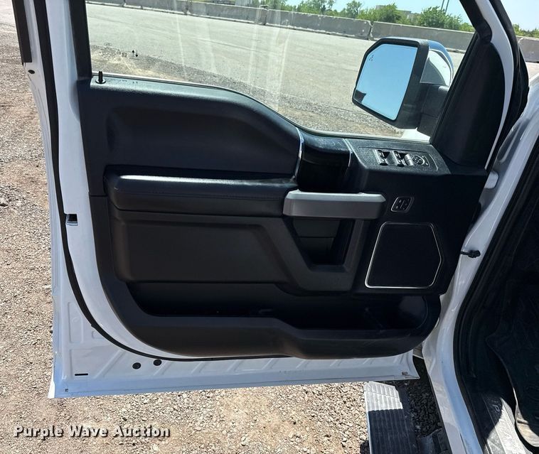 image for item EJ8807 2020 Ford F150 Platinum SuperCrew pickup truck