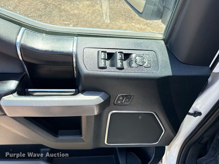 image for item EJ8807 2020 Ford F150 Platinum SuperCrew pickup truck