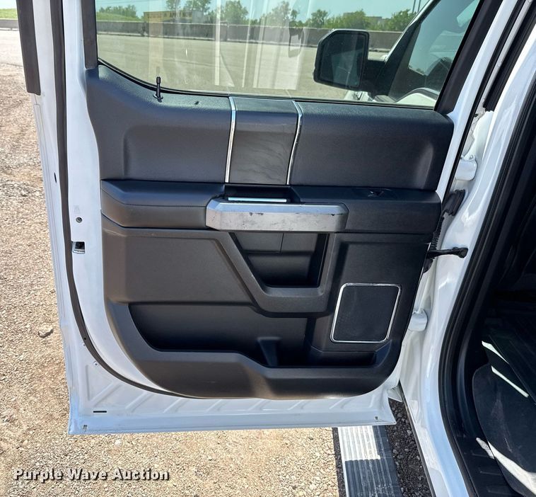 image for item EJ8807 2020 Ford F150 Platinum SuperCrew pickup truck