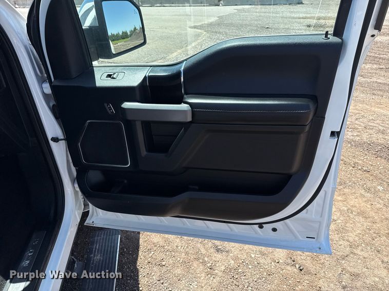 image for item EJ8807 2020 Ford F150 Platinum SuperCrew pickup truck