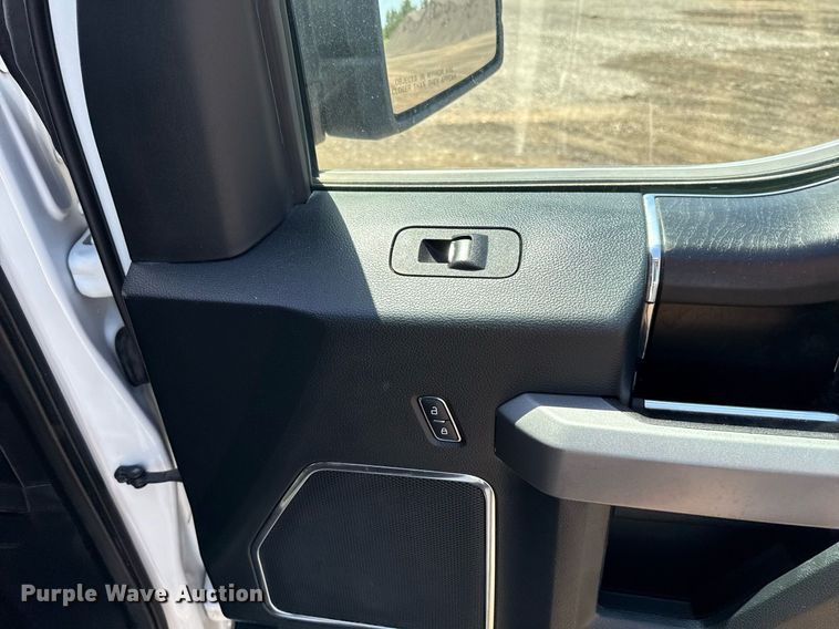 image for item EJ8807 2020 Ford F150 Platinum SuperCrew pickup truck