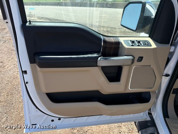 image for item EJ8808 2017 Ford F150 Lariat SuperCrew pickup truck