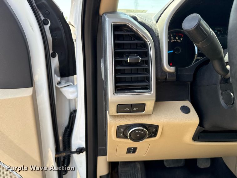 image for item EJ8808 2017 Ford F150 Lariat SuperCrew pickup truck