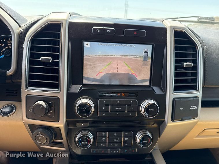 image for item EJ8808 2017 Ford F150 Lariat SuperCrew pickup truck