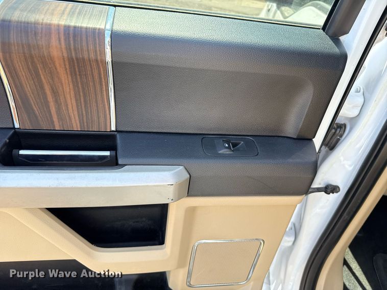 image for item EJ8808 2017 Ford F150 Lariat SuperCrew pickup truck