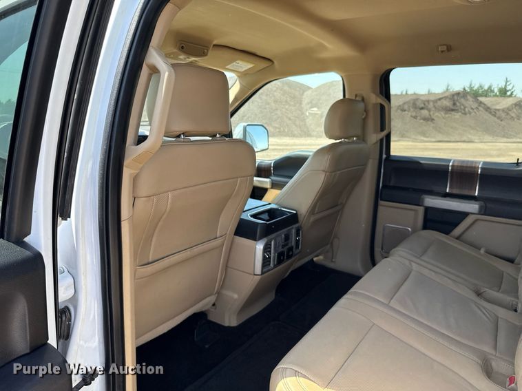 image for item EJ8808 2017 Ford F150 Lariat SuperCrew pickup truck