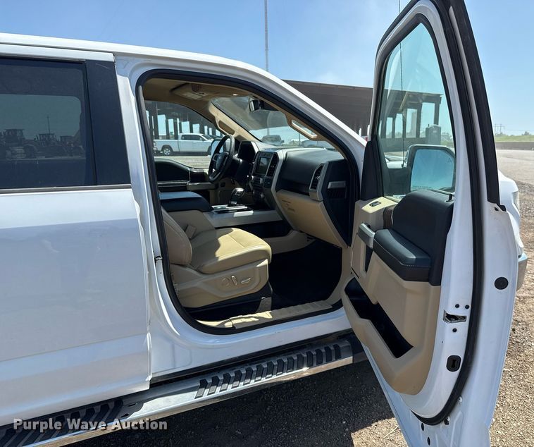 image for item EJ8808 2017 Ford F150 Lariat SuperCrew pickup truck