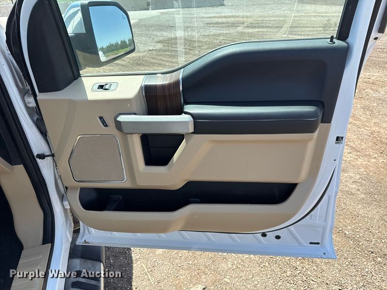 image for item EJ8808 2017 Ford F150 Lariat SuperCrew pickup truck