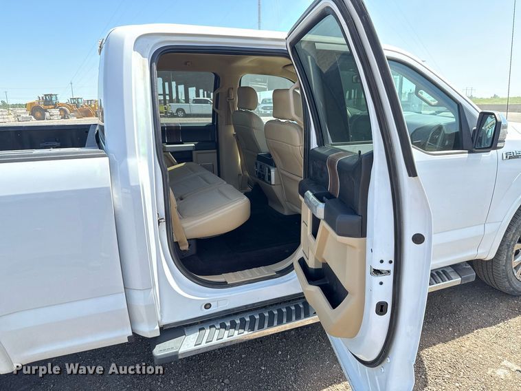 image for item EJ8808 2017 Ford F150 Lariat SuperCrew pickup truck