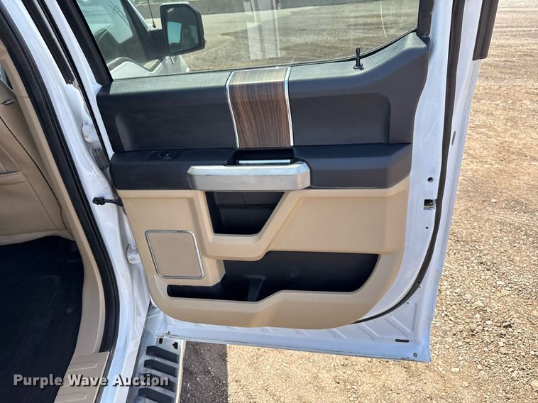 image for item EJ8808 2017 Ford F150 Lariat SuperCrew pickup truck