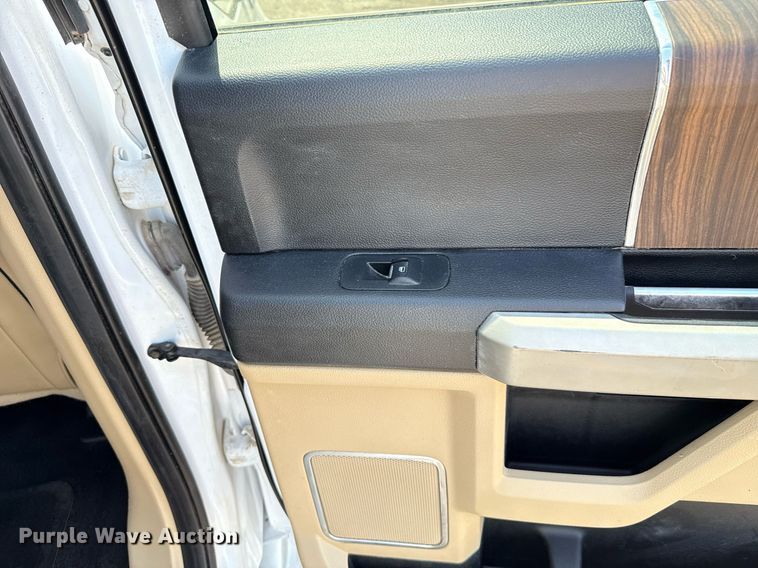 image for item EJ8808 2017 Ford F150 Lariat SuperCrew pickup truck