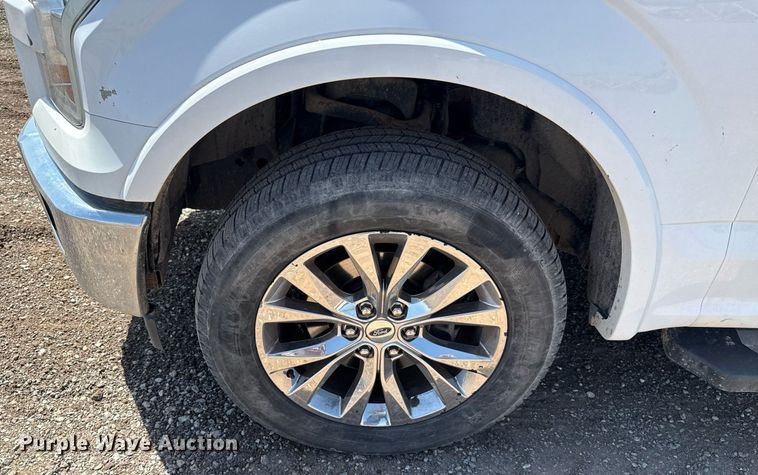 image for item EJ8808 2017 Ford F150 Lariat SuperCrew pickup truck