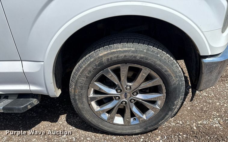 image for item EJ8808 2017 Ford F150 Lariat SuperCrew pickup truck