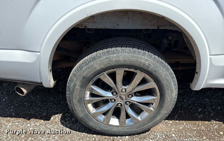 image for item EJ8808 2017 Ford F150 Lariat SuperCrew pickup truck