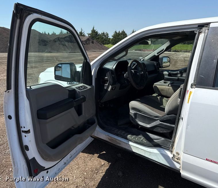 image for item EJ8809 2016 Ford F150 XL SuperCab pickup truck