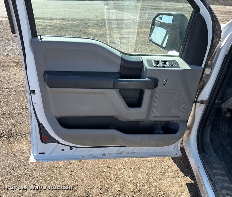 image for item EJ8809 2016 Ford F150 XL SuperCab pickup truck