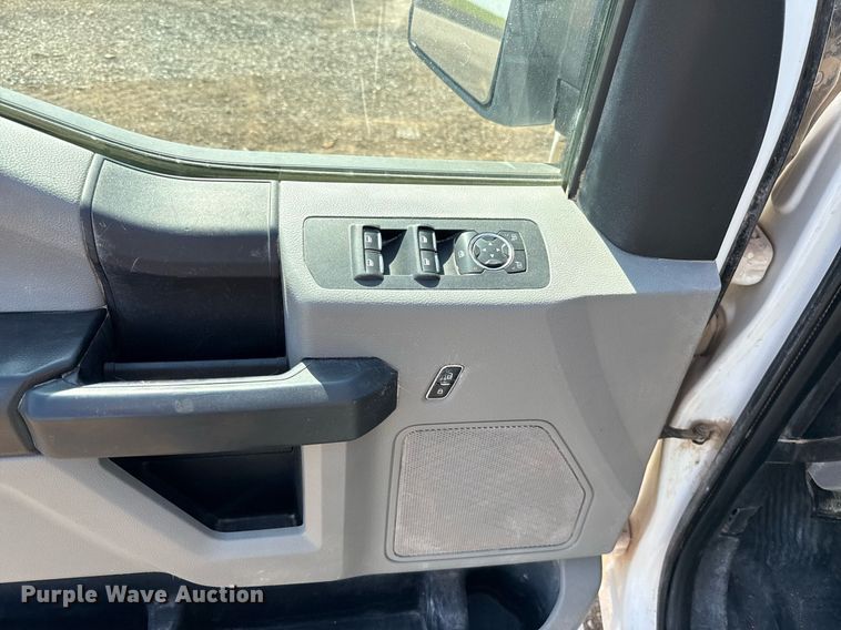 image for item EJ8809 2016 Ford F150 XL SuperCab pickup truck