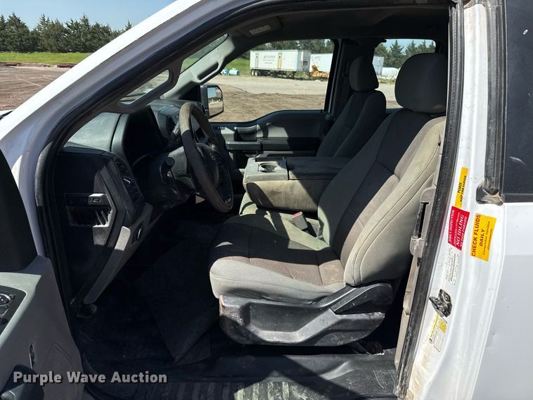 image for item EJ8809 2016 Ford F150 XL SuperCab pickup truck