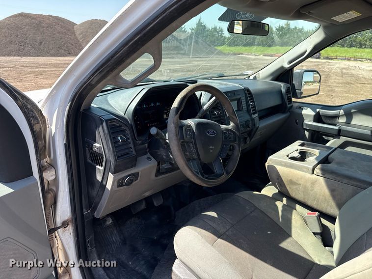 image for item EJ8809 2016 Ford F150 XL SuperCab pickup truck