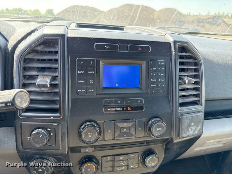 image for item EJ8809 2016 Ford F150 XL SuperCab pickup truck