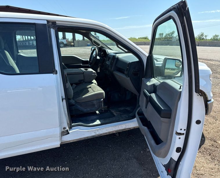 image for item EJ8809 2016 Ford F150 XL SuperCab pickup truck