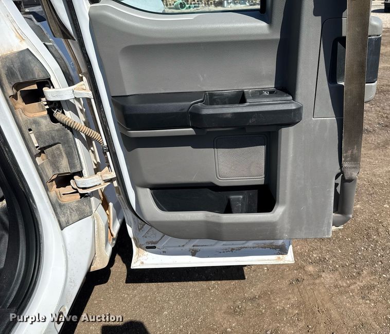 image for item EJ8809 2016 Ford F150 XL SuperCab pickup truck