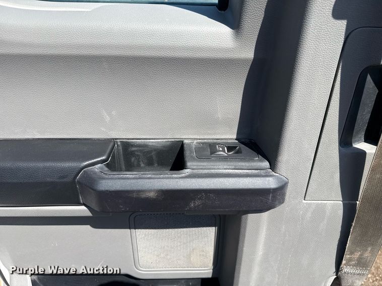 image for item EJ8809 2016 Ford F150 XL SuperCab pickup truck