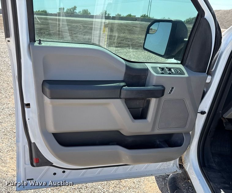 image for item EJ8810 2017 Ford F150 XL SuperCab pickup truck