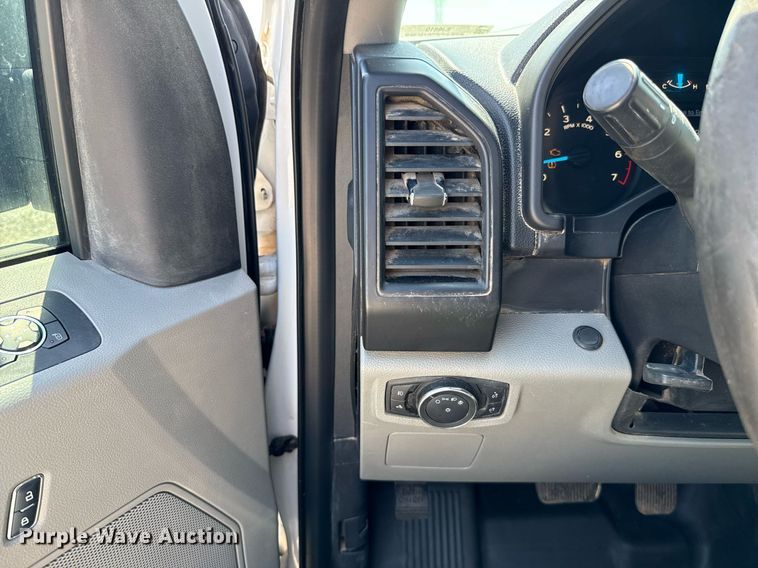 image for item EJ8810 2017 Ford F150 XL SuperCab pickup truck