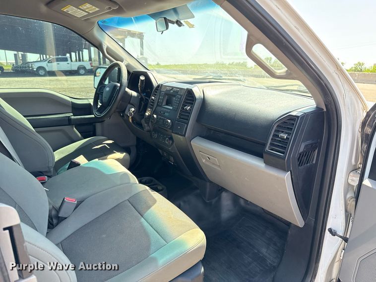 image for item EJ8810 2017 Ford F150 XL SuperCab pickup truck