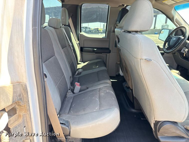 image for item EJ8810 2017 Ford F150 XL SuperCab pickup truck