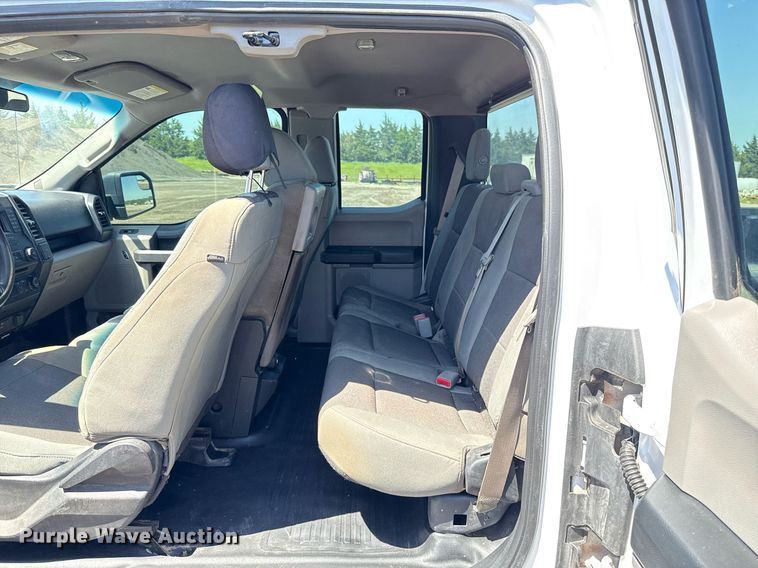 image for item EJ8810 2017 Ford F150 XL SuperCab pickup truck