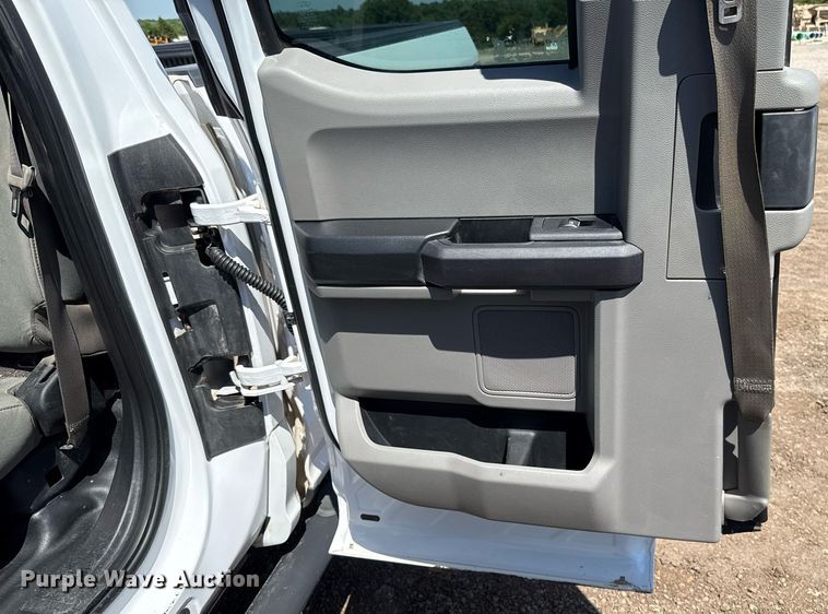 image for item EJ8810 2017 Ford F150 XL SuperCab pickup truck