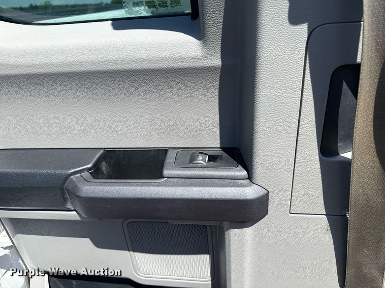 image for item EJ8810 2017 Ford F150 XL SuperCab pickup truck