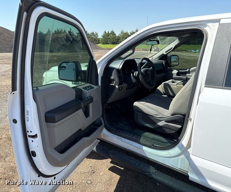 image for item EJ8812 2017 Ford F150 SuperCrew pickup truck