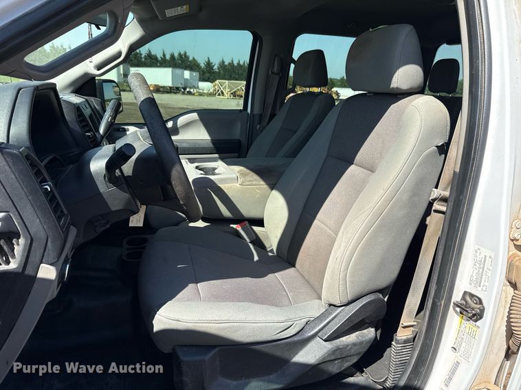 image for item EJ8812 2017 Ford F150 SuperCrew pickup truck