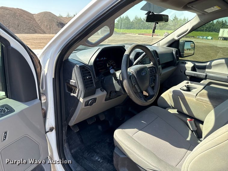 image for item EJ8812 2017 Ford F150 SuperCrew pickup truck