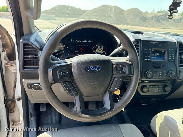 image for item EJ8812 2017 Ford F150 SuperCrew pickup truck