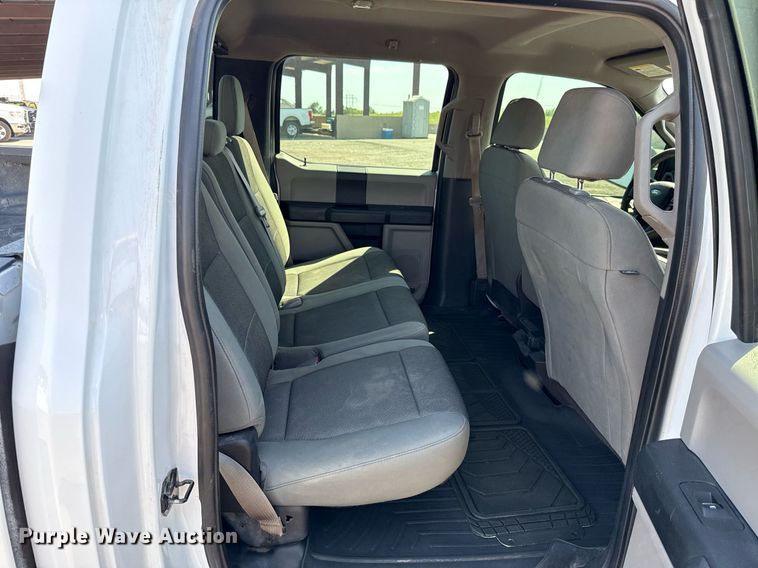 image for item EJ8812 2017 Ford F150 SuperCrew pickup truck