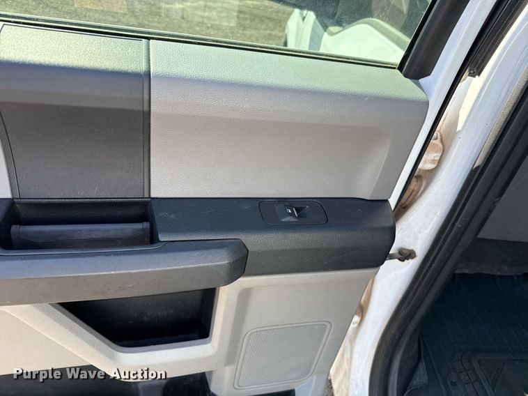 image for item EJ8812 2017 Ford F150 SuperCrew pickup truck