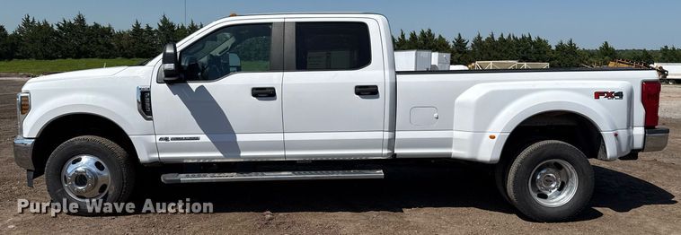 image for item EJ8813 2019 Ford F350 Super Duty Crew Cab pickup truck