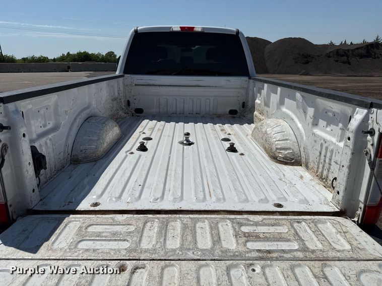 image for item EJ8813 2019 Ford F350 Super Duty Crew Cab pickup truck