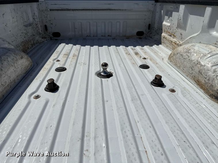 image for item EJ8813 2019 Ford F350 Super Duty Crew Cab pickup truck